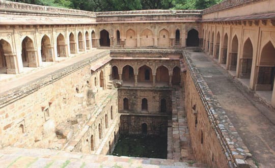 Travel To Adalaj Vav